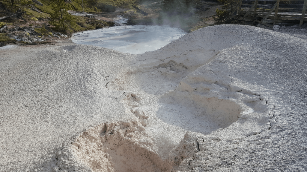 bubbling mud pots in yellowstone