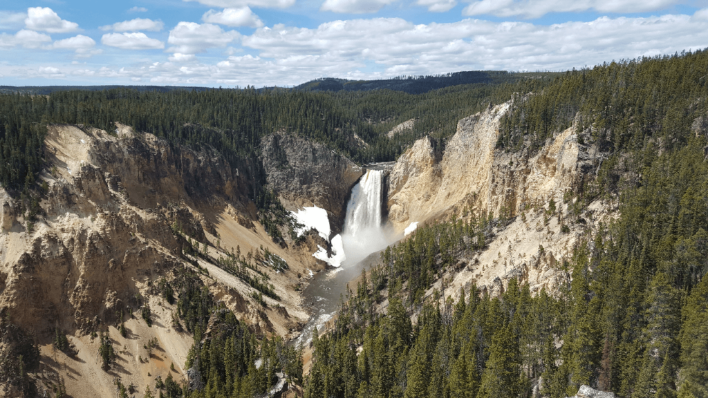 yellowstone falls landscape