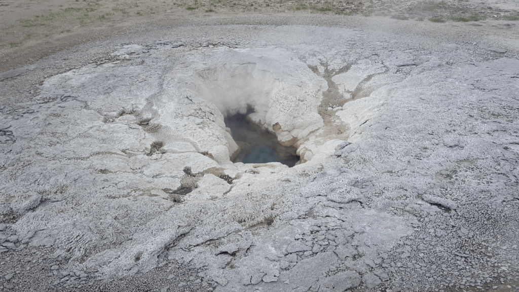 yellowstone hot pool